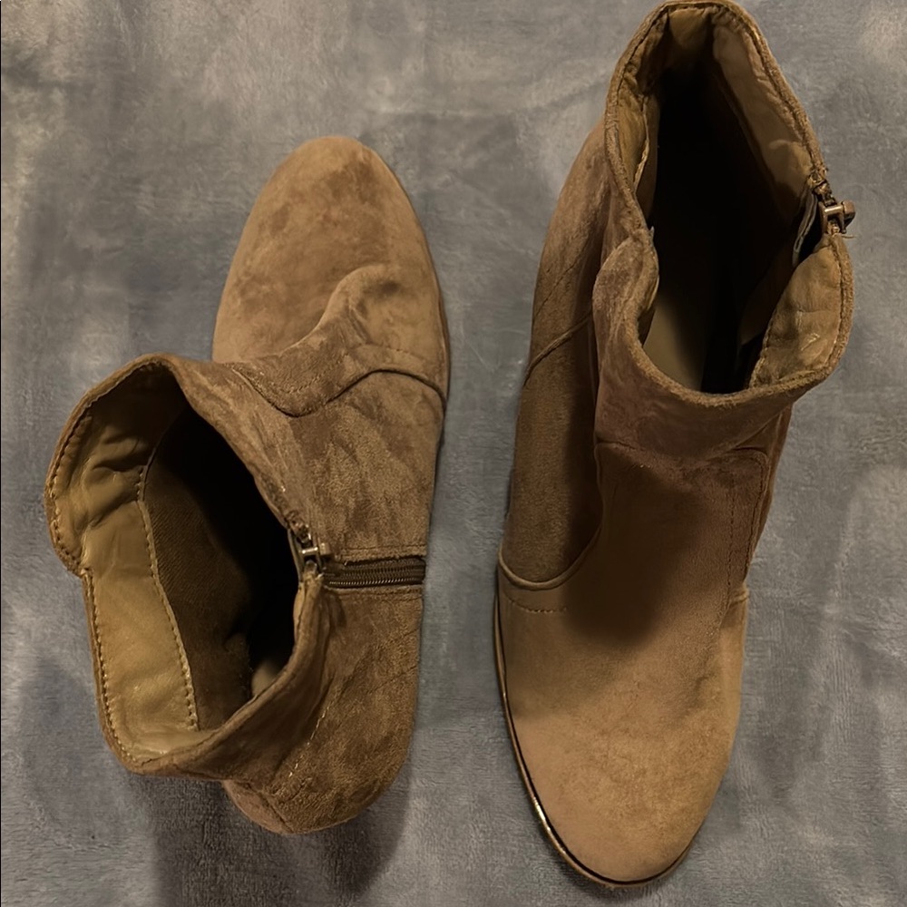 Women’s Brown Suede Boots